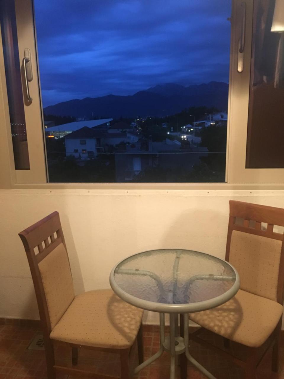Ana Apartment Tivat Bagian luar foto